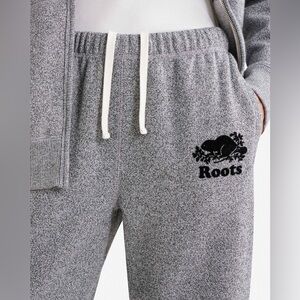 #165 ROOTS HERITAGE SWEATPANTS SZ L W 16.5” L 41” I 31”